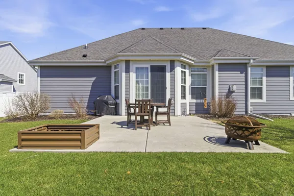 $829,900 | W47N863 Bobolink Avenue, Cedarburg, WI 53012