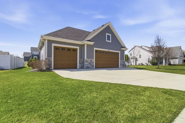 $829,900 | W47N863 Bobolink Avenue, Cedarburg, WI 53012