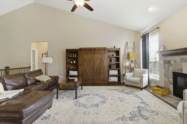 $829,900 | W47N863 Bobolink Avenue, Cedarburg, WI 53012