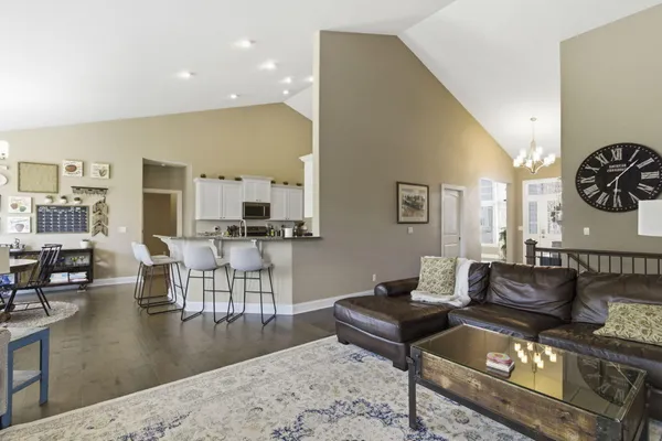 $829,900 | W47N863 Bobolink Avenue, Cedarburg, WI 53012