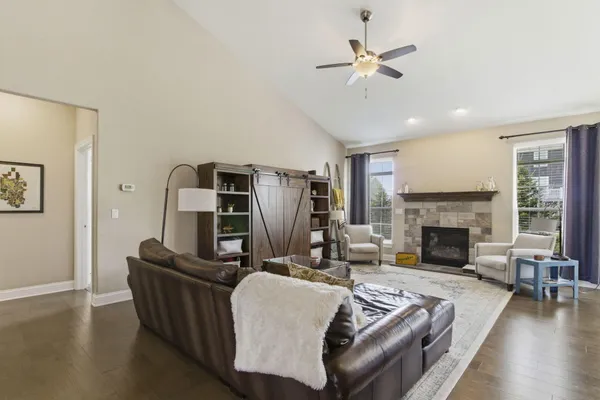 $829,900 | W47N863 Bobolink Avenue, Cedarburg, WI 53012