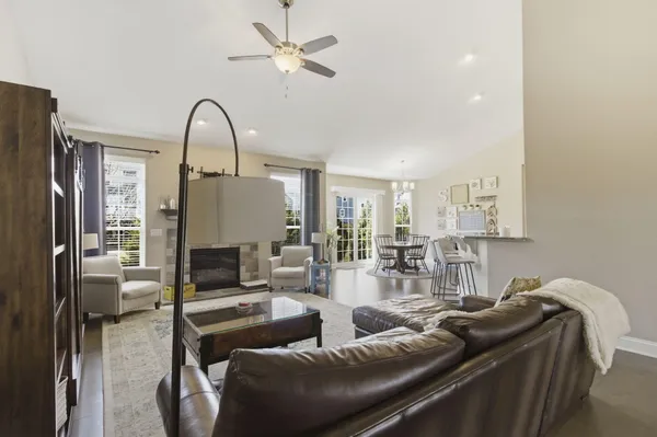 $829,900 | W47N863 Bobolink Avenue, Cedarburg, WI 53012