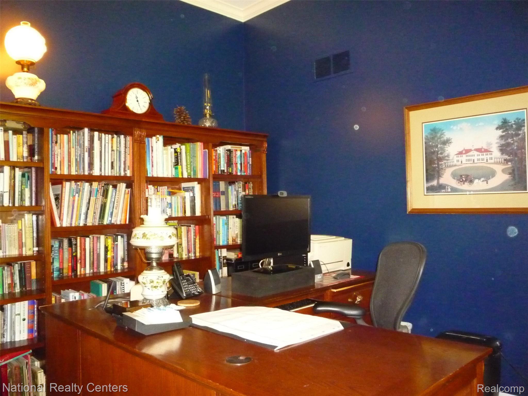 6886 Kennesaw Road Canton, MI 48187 - Photo 12 of 27 P1050555.JPG