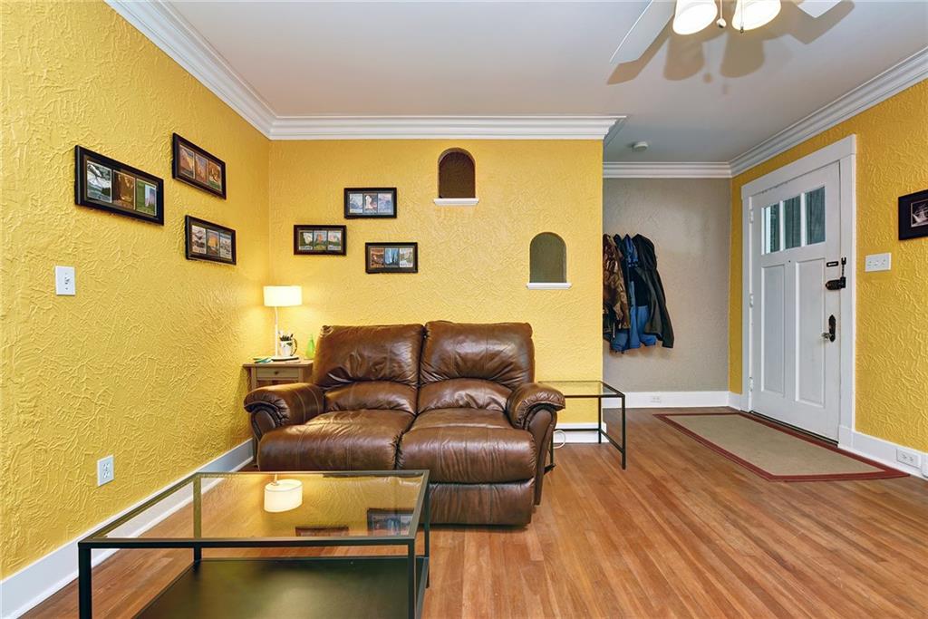 2877 Fernwald Road Pittsburgh, PA 15217 - Photo 5 of 25 Gallery Image 5