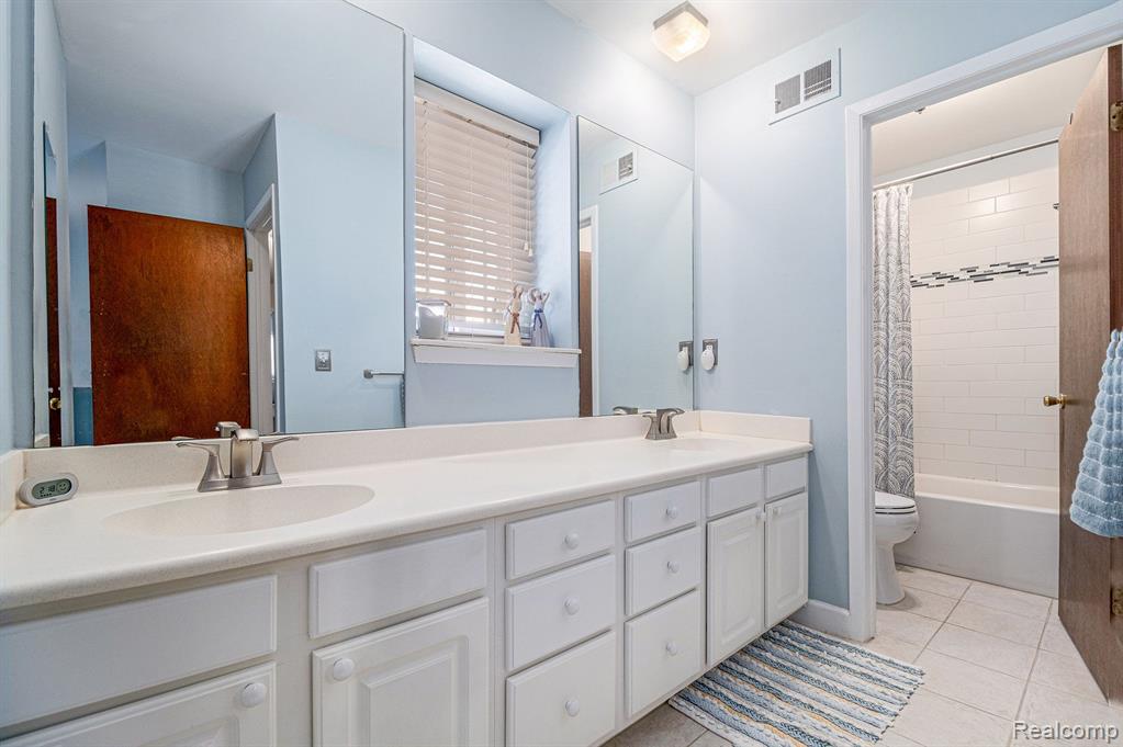 156 Stratford Lane Rochester Hills, MI 48309 - Photo 10 of 29