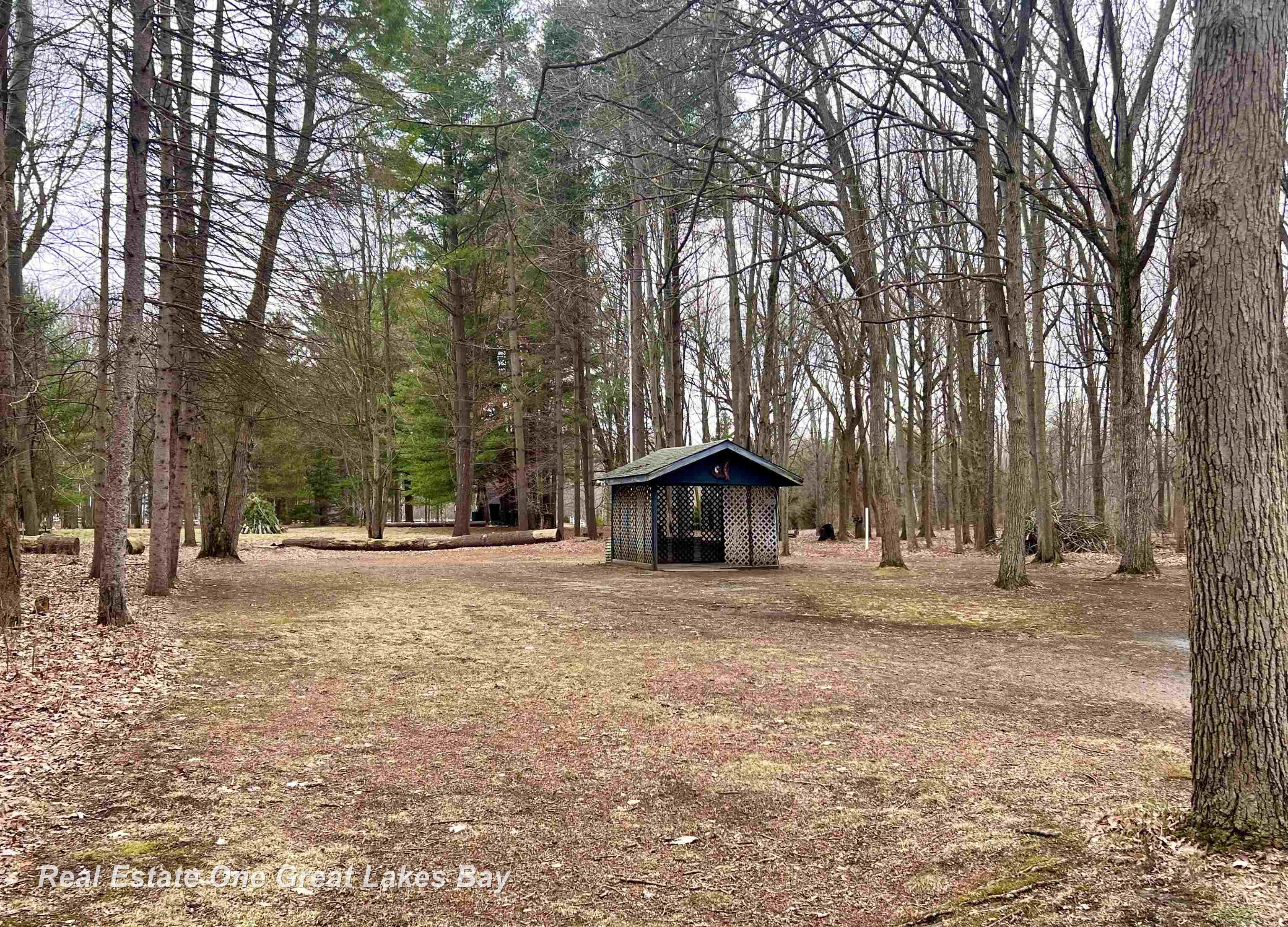 12165 Gratiot Road Saginaw, MI 48609 - Photo 23 of 42 Gazebo