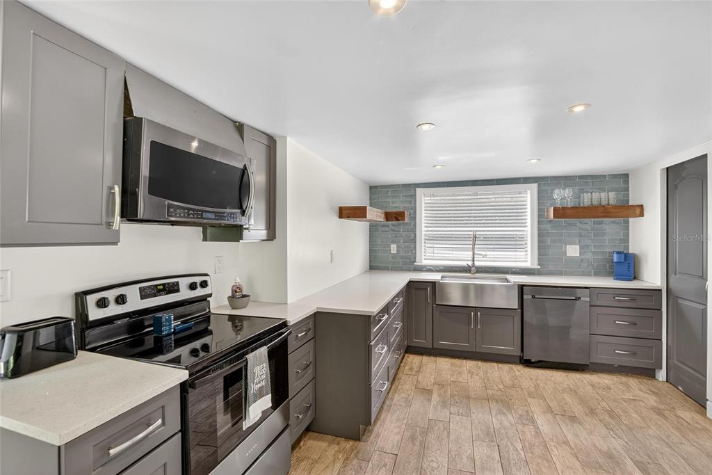 5028 School Road Land O' Lakes, FL 34638 - Photo 14 of 43