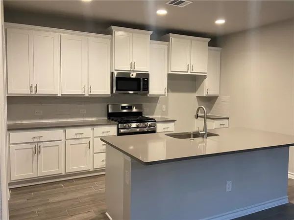 $2,220 | 790 Eves Necklace Drive, Buda, TX 78610