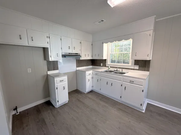$155,000 | 532 State Rd S-21-977, Lake City, SC 29560