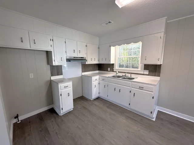 $155,000 | 532 State Rd S-21-977, Lake City, SC 29560