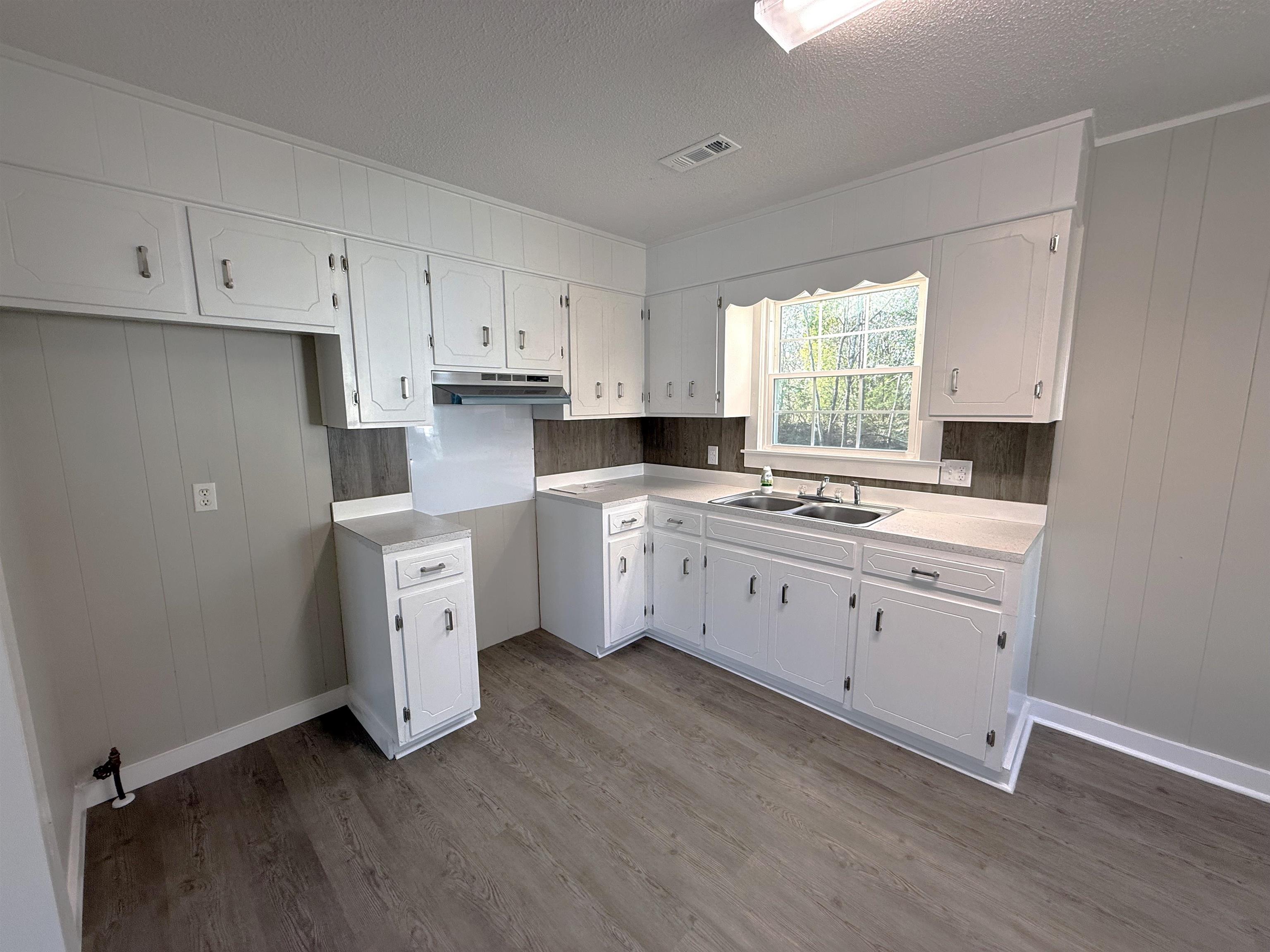 532 State Rd S-21-977 Lake City, SC 29560 - Photo 6 of 24