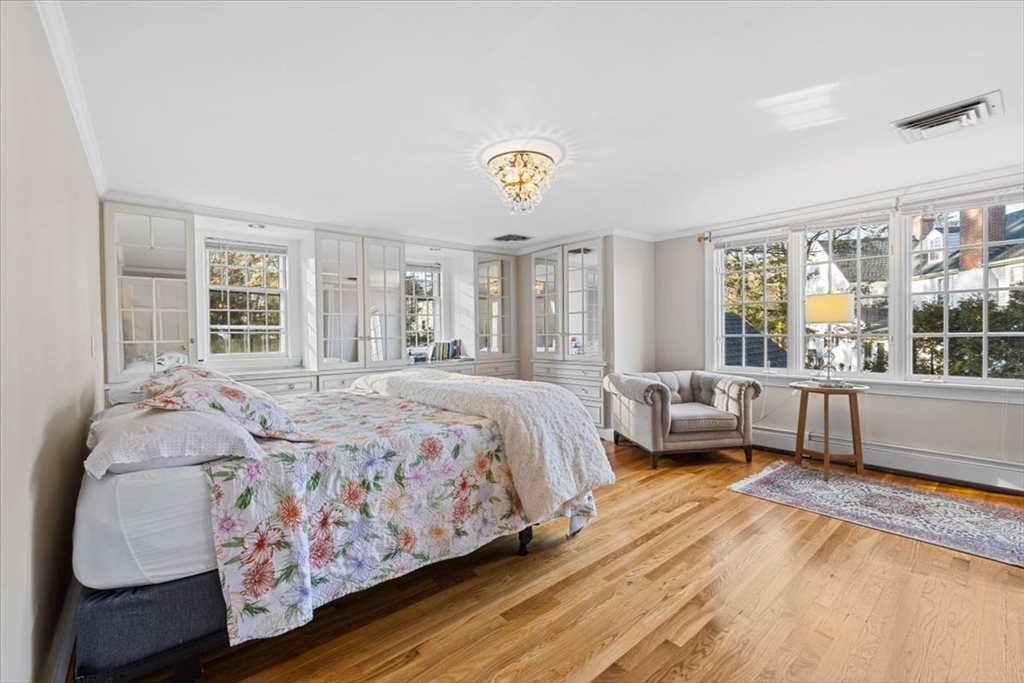 146 Arnold Road Newton, MA 02459 - Photo 9 of 24