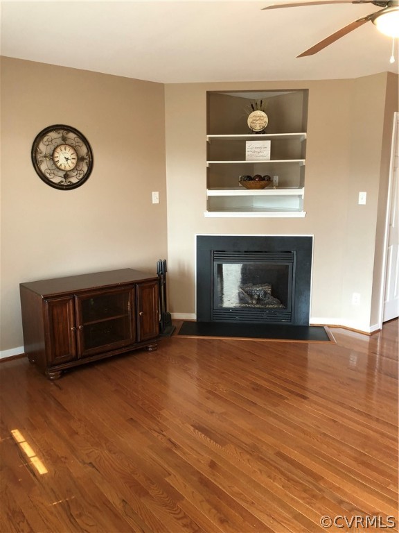 15801 Sandwave Road Chester, VA 23831 - Photo 11 of 34 Living Room with Gas Log Fireplace and Niche and H