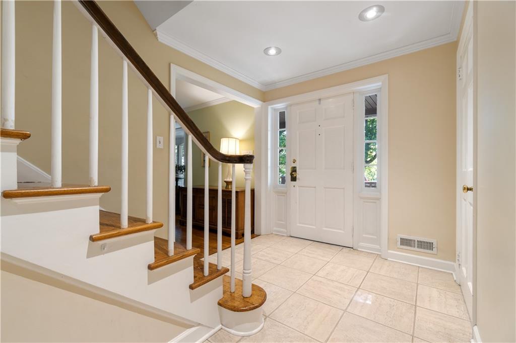 485 Miranda Road Pittsburgh, PA 15241 - Photo 4 of 37 Gallery Image 4