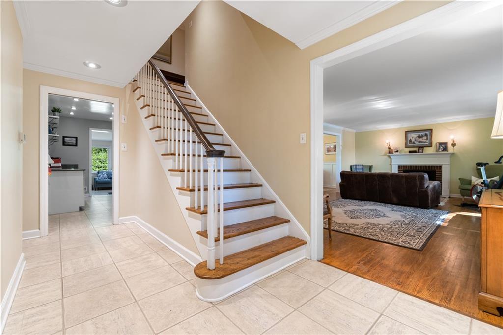 485 Miranda Road Pittsburgh, PA 15241 - Photo 5 of 37 Gallery Image 5