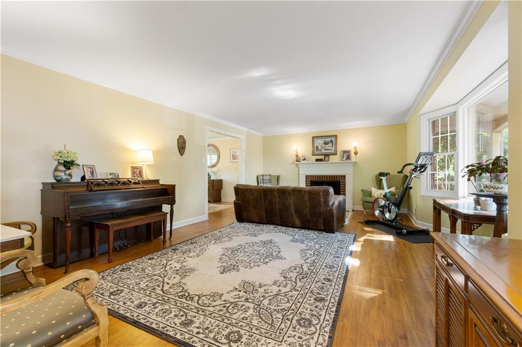 485 Miranda Road Pittsburgh, PA 15241 - Photo 6 of 37 Gallery Image 6