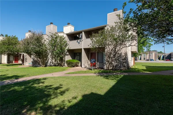 $149,900 | 1900 Dartmouth Street, Unit B4, College Station, TX 77840