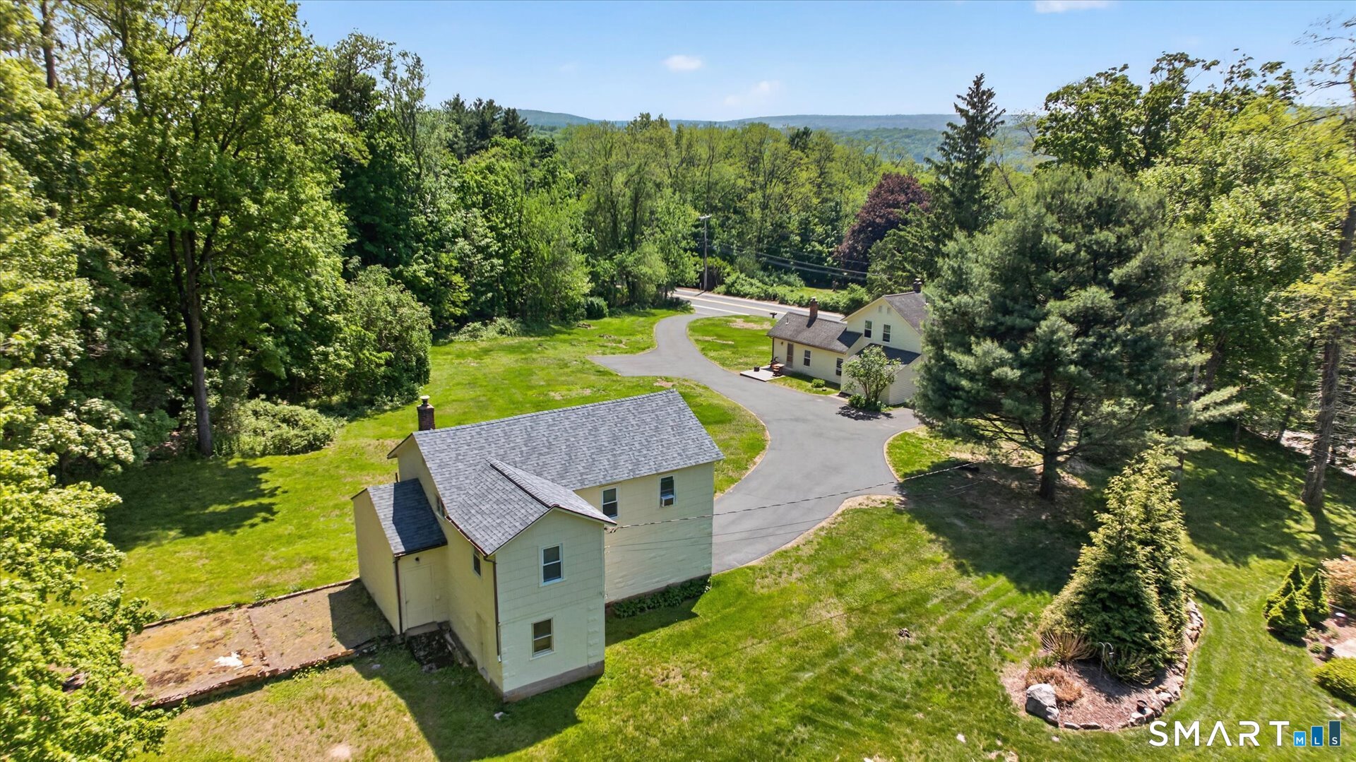 20 Huckleberry Hill Road Avon, CT 06001 - Photo 2 of 40