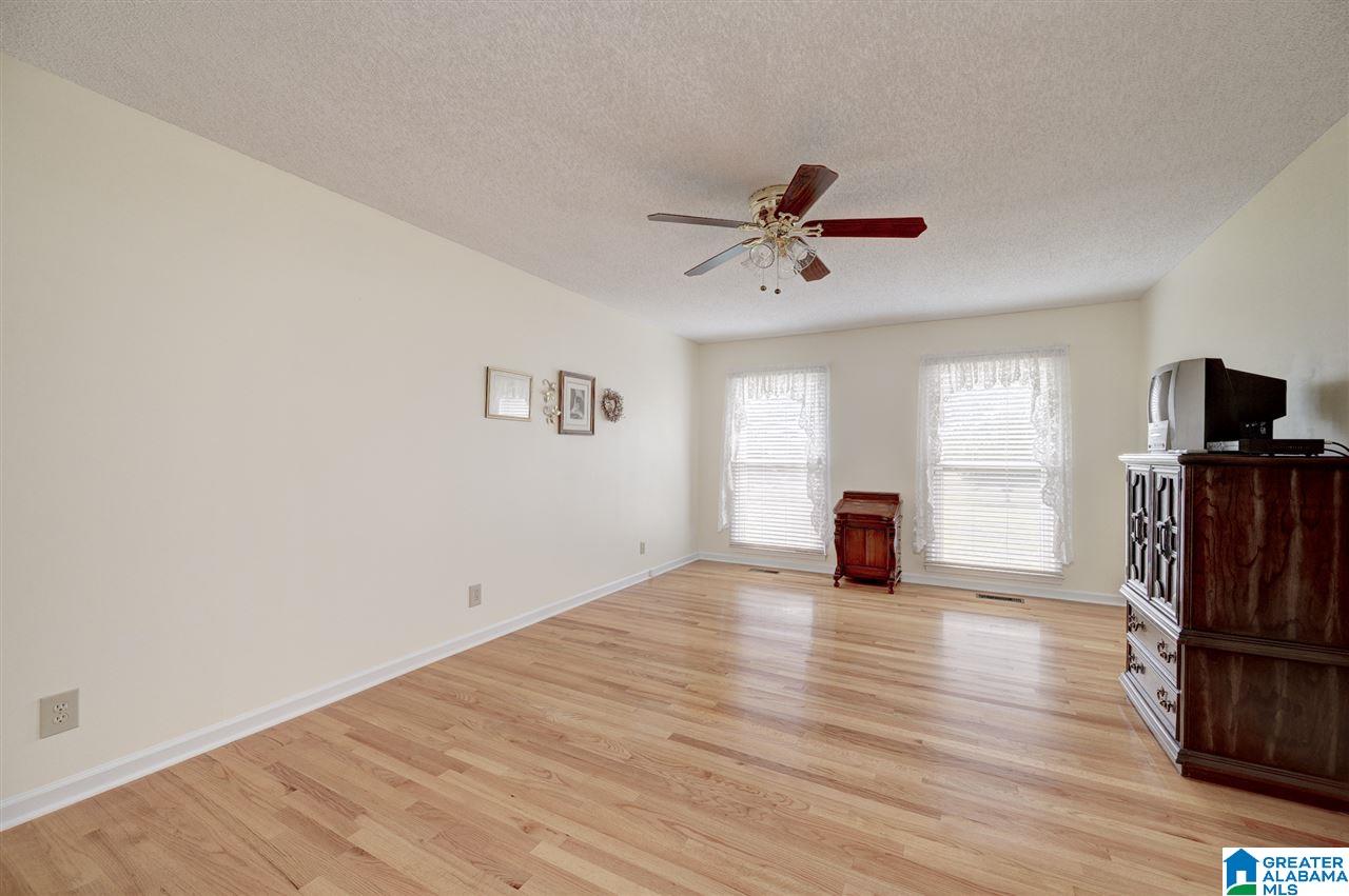330 Conelia Lane Hayden, AL 35079 - Photo 14 of 38