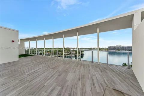 $1,995,000 | 6620 Indian Creek Drive, Unit PH711, Miami Beach, FL 33141