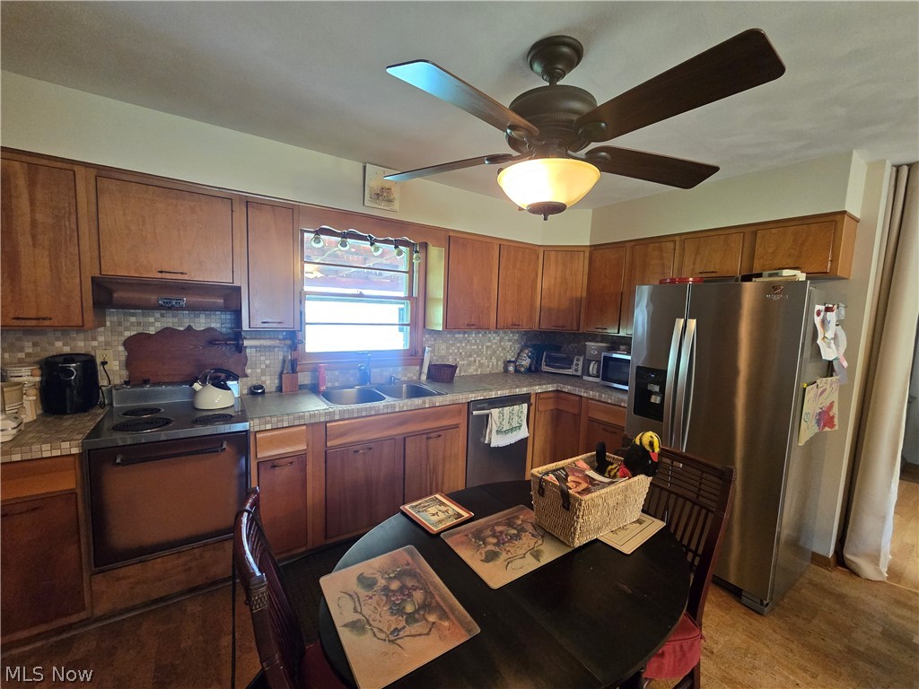 2922 Waverly Road Williamstown, WV 26187 - Photo 14 of 30