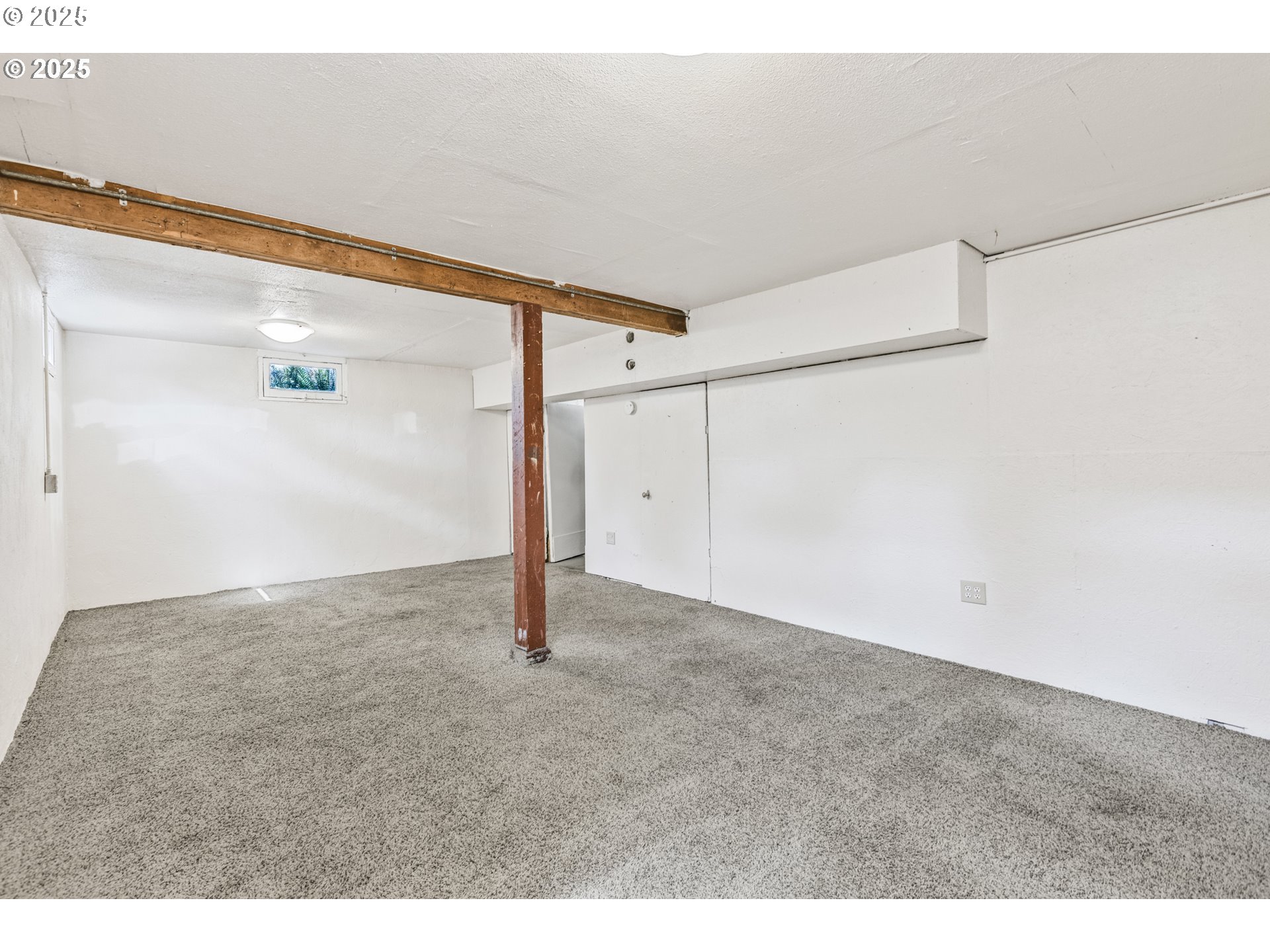 1391 West 5th Avenue Eugene, OR 97402 - Photo 20 of 35 a view of an empty room