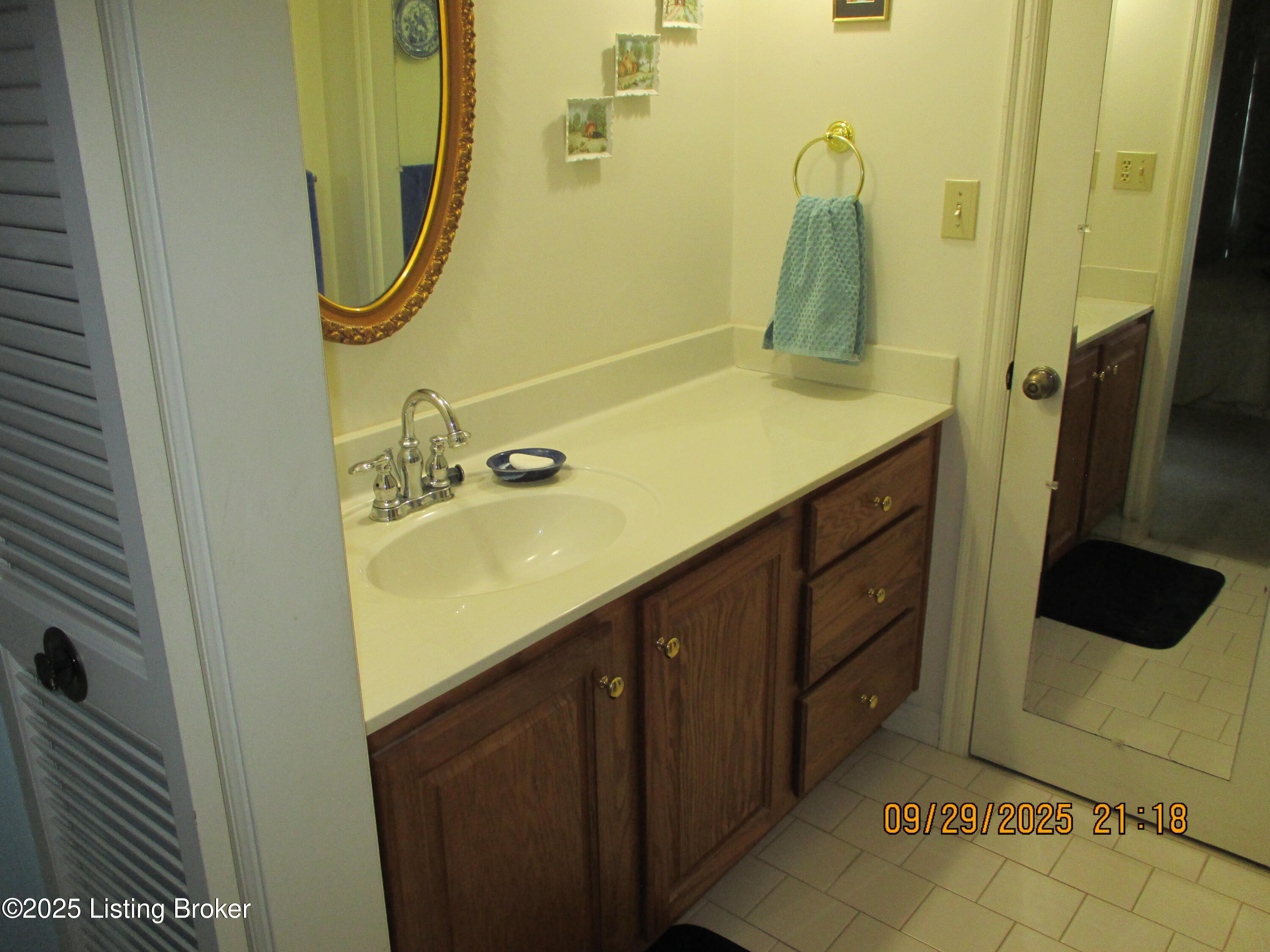 11212 Finchley Road Louisville, KY 40243 - Photo 13 of 27 IMG_3556