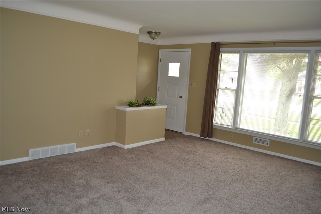 9520 Biddulph Road Cleveland, OH 44144 - Photo 8 of 19 Gallery Image 8
