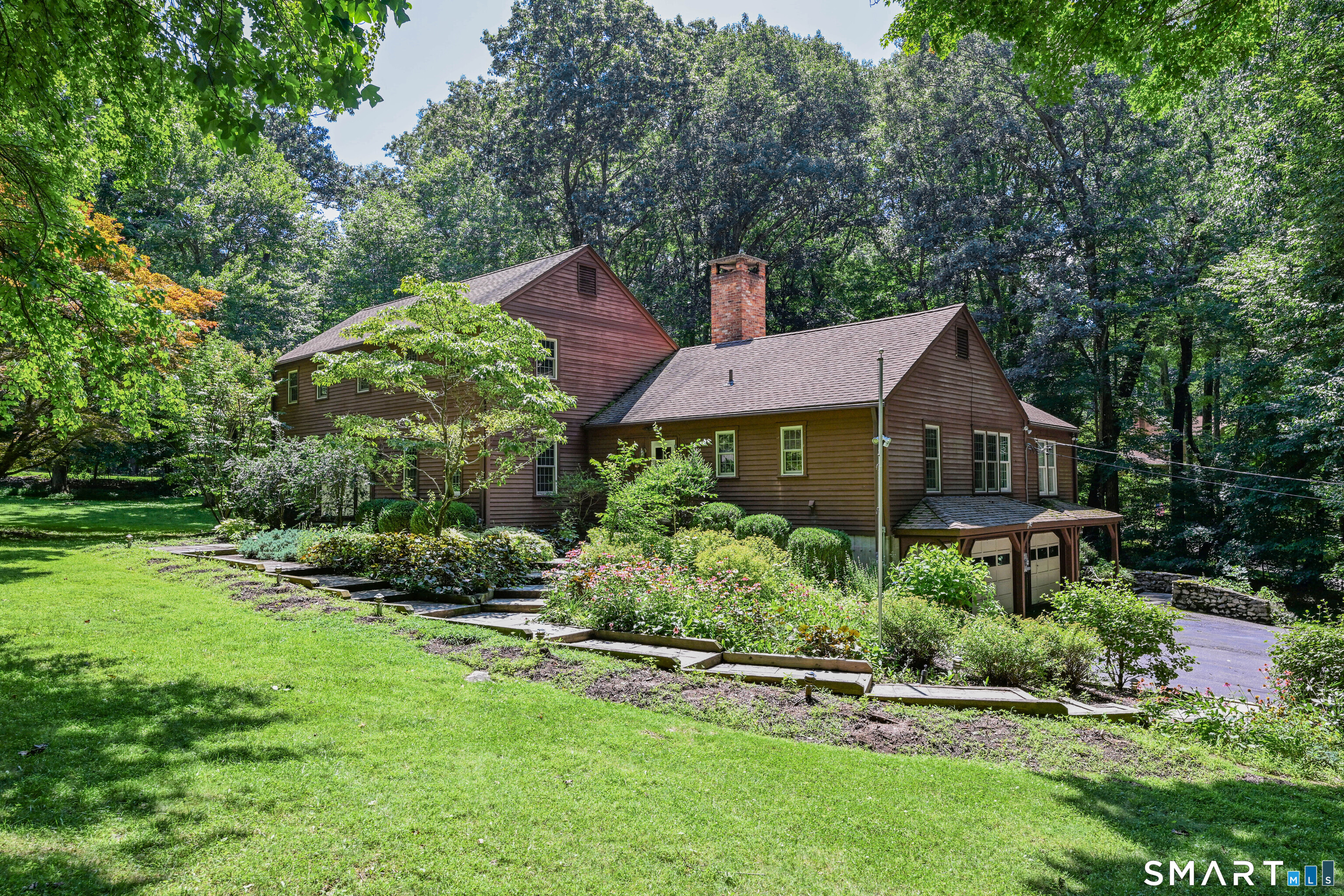 75 Great Ring Road Newtown, CT 06482 - Photo 3 of 39 Gallery Image 3