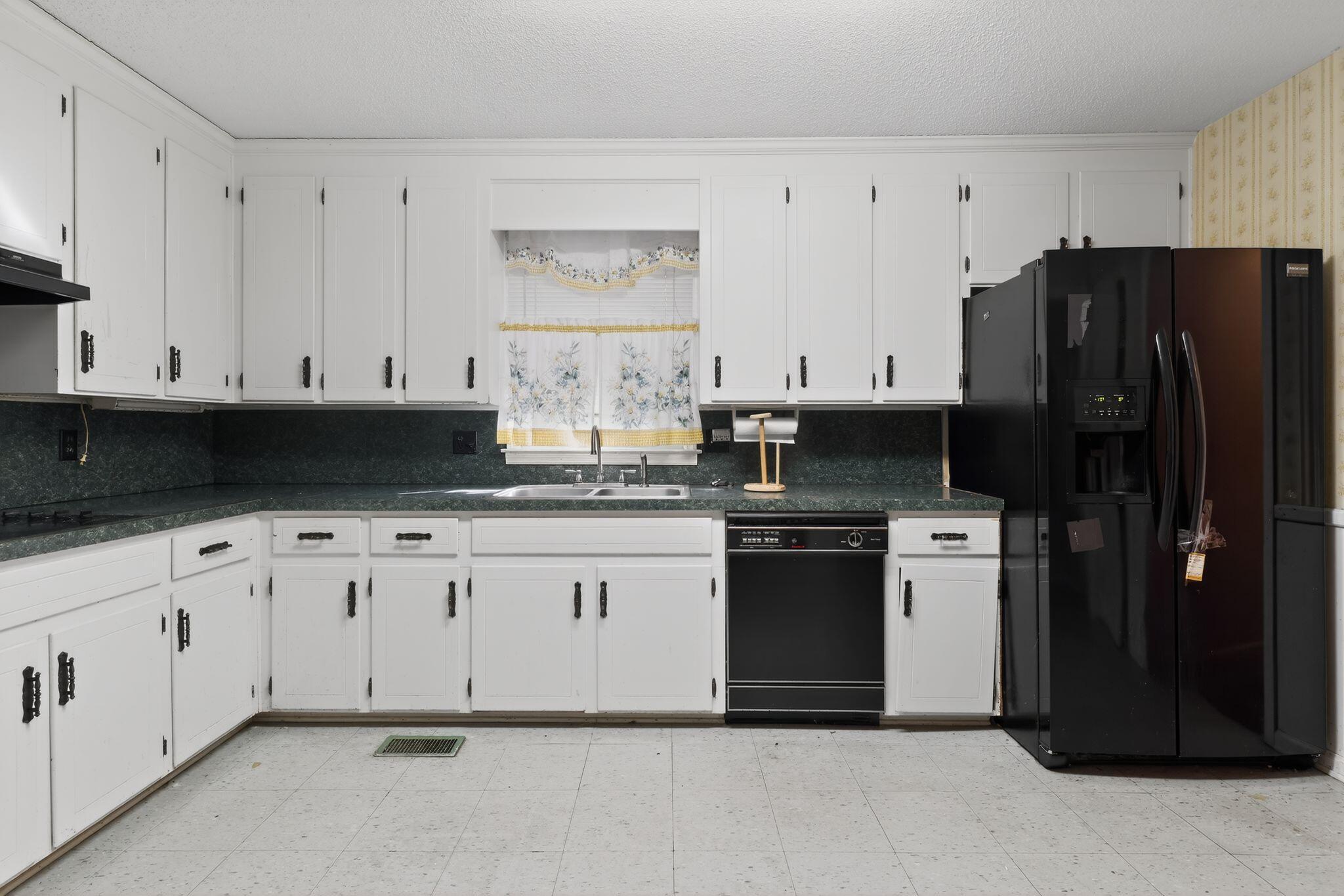 2572 Spring Valley Circle Northeast Orangeburg, SC 29118 - Photo 9 of 15 beyc694f3f59a6154