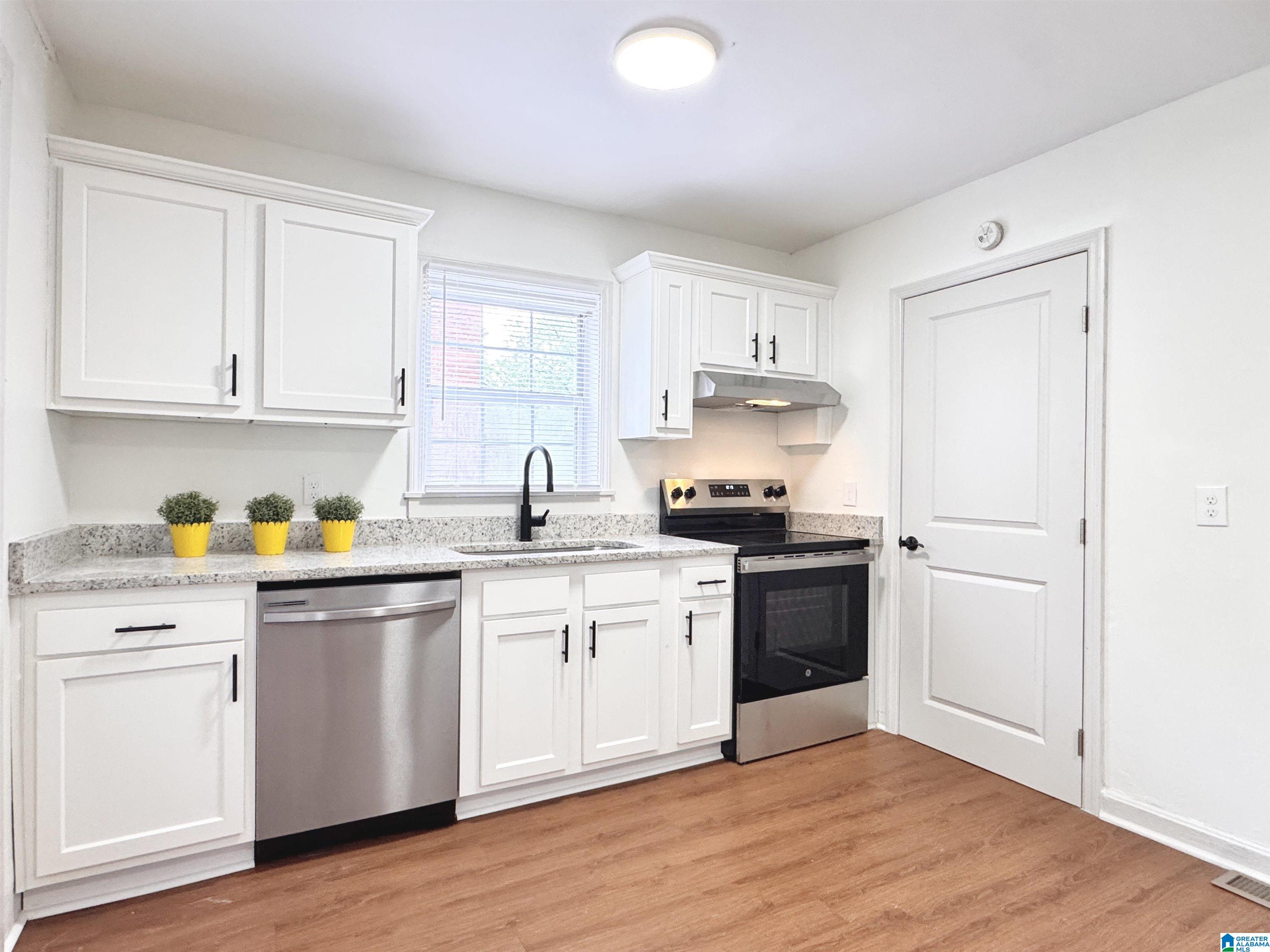 820 79th Place South Birmingham, AL 35206 - Photo 15 of 48