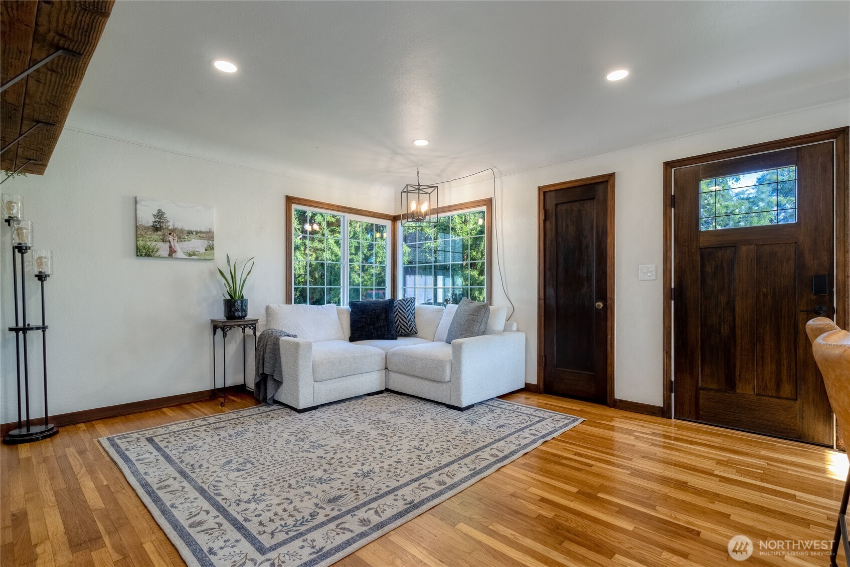1028 University Street Walla Walla, WA 99362 - Photo 6 of 27 a living room with furniture and a rug
