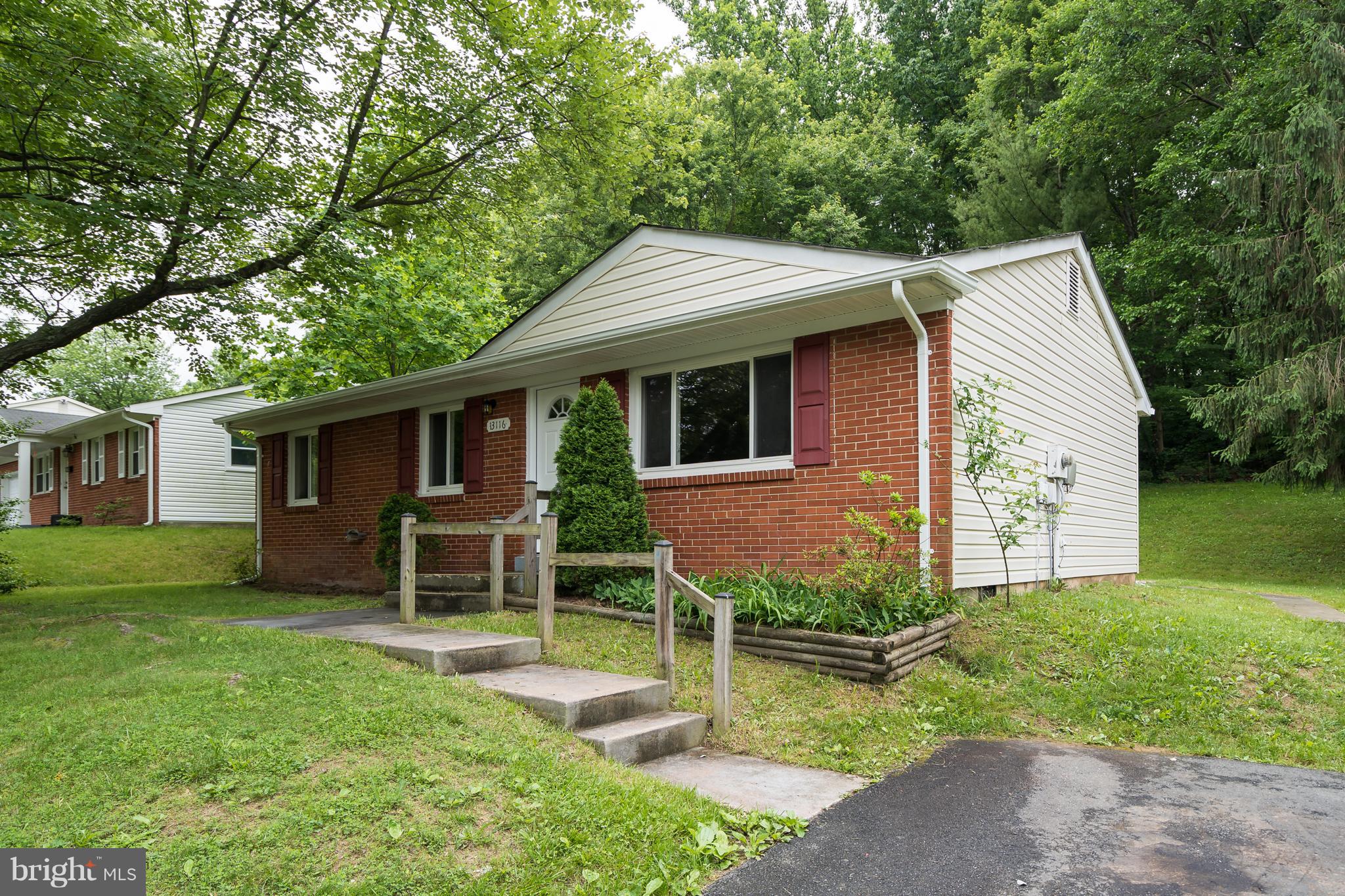 13116 Haddock Road Woodbridge, VA 22193 - Photo 17 of 18 Exterior (Front)