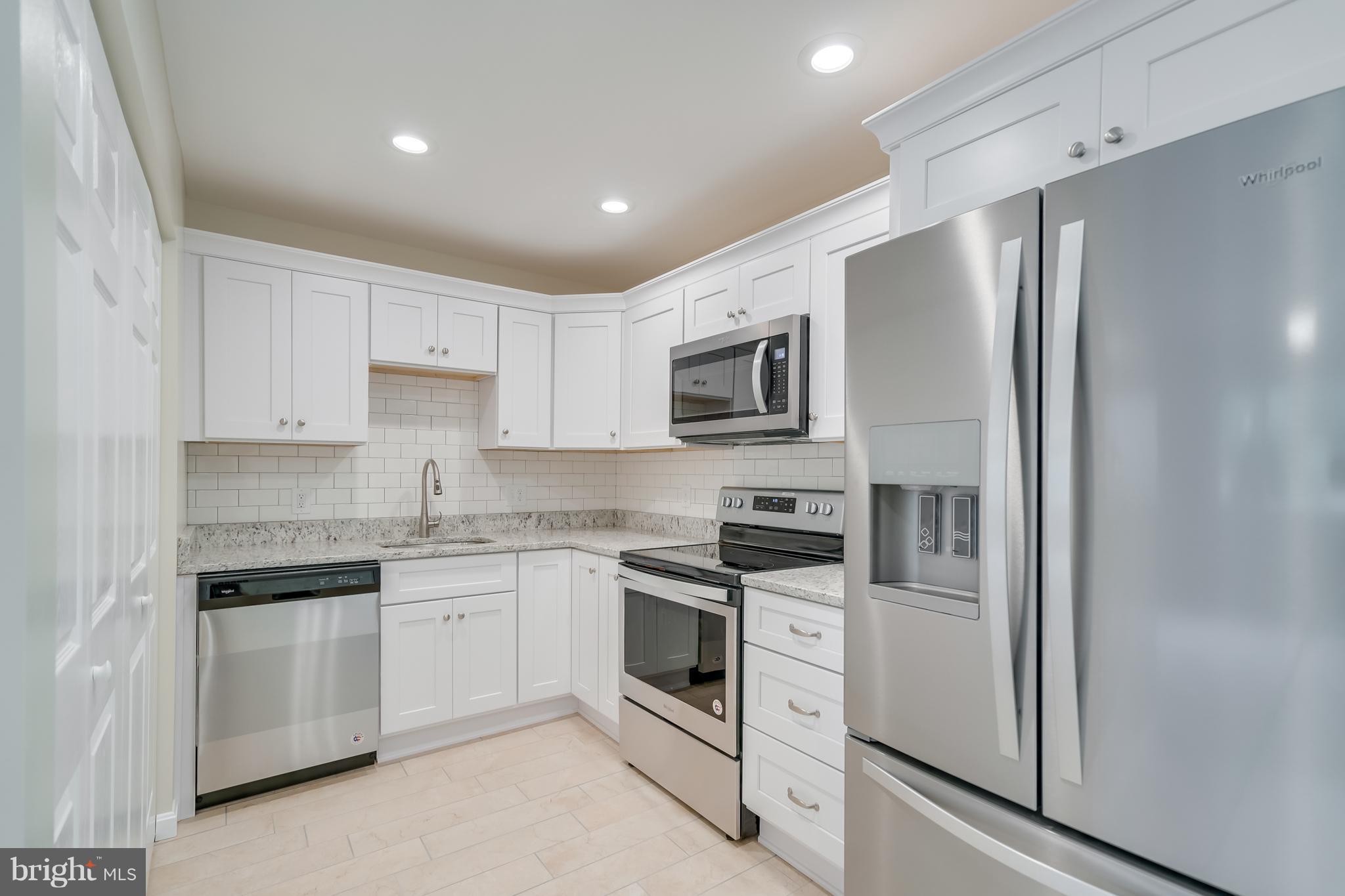 13116 Haddock Road Woodbridge, VA 22193 - Photo 3 of 18 Exterior (General)