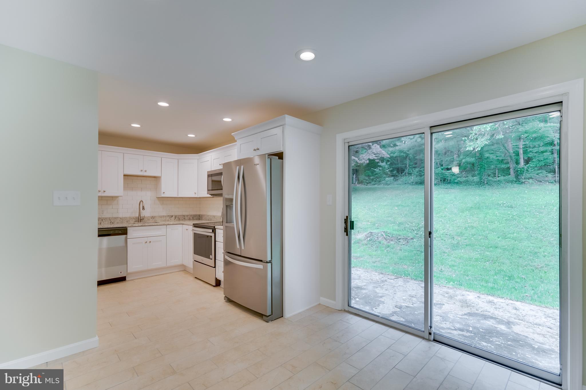13116 Haddock Road Woodbridge, VA 22193 - Photo 4 of 18 Dining Room