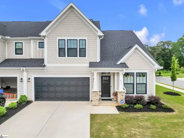 $389,900 | 43 Carriage Run Drive, Simpsonville, SC 29681