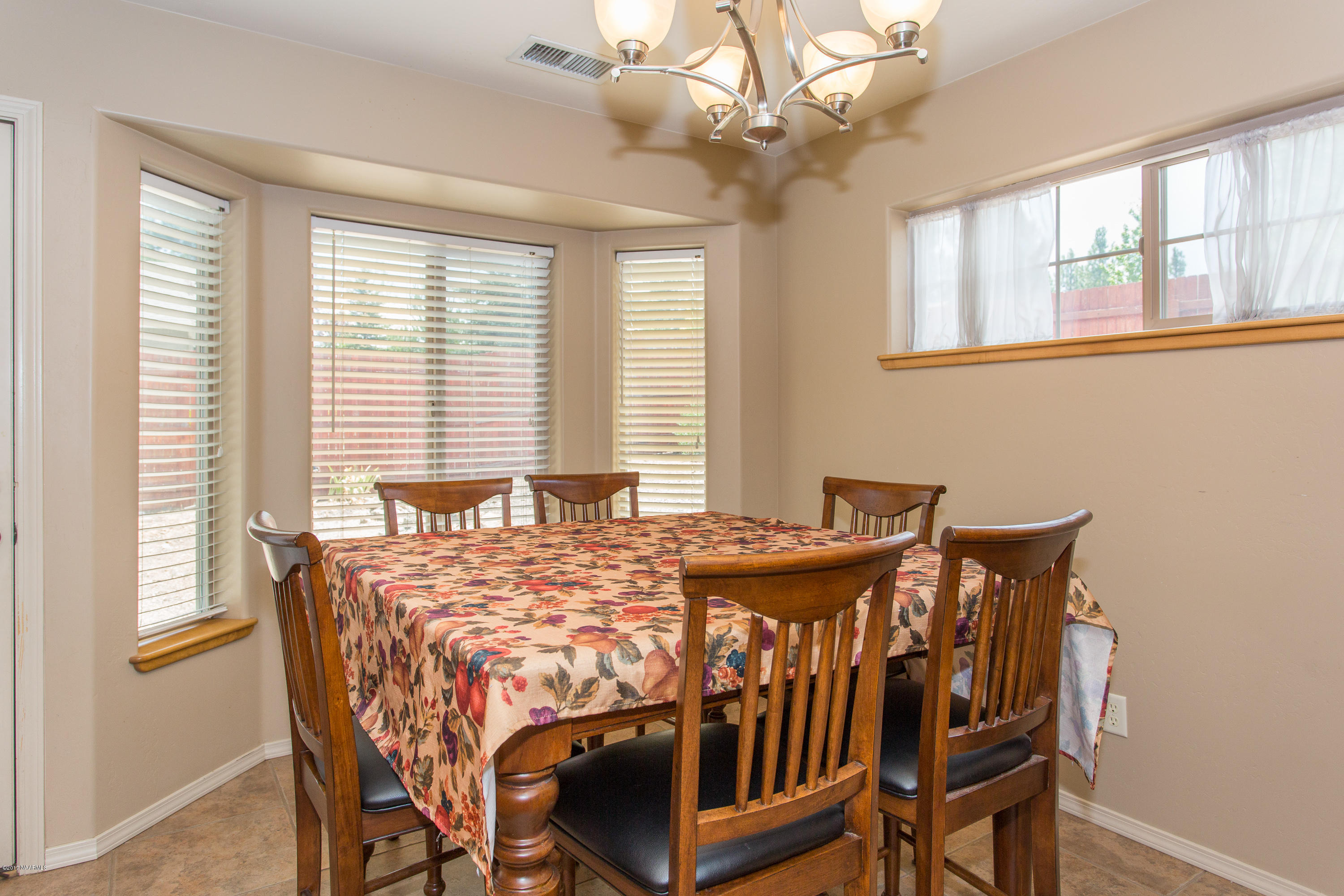 36 West Quartz Road Flagstaff, AZ 86005 - Photo 11 of 26 Dining Area