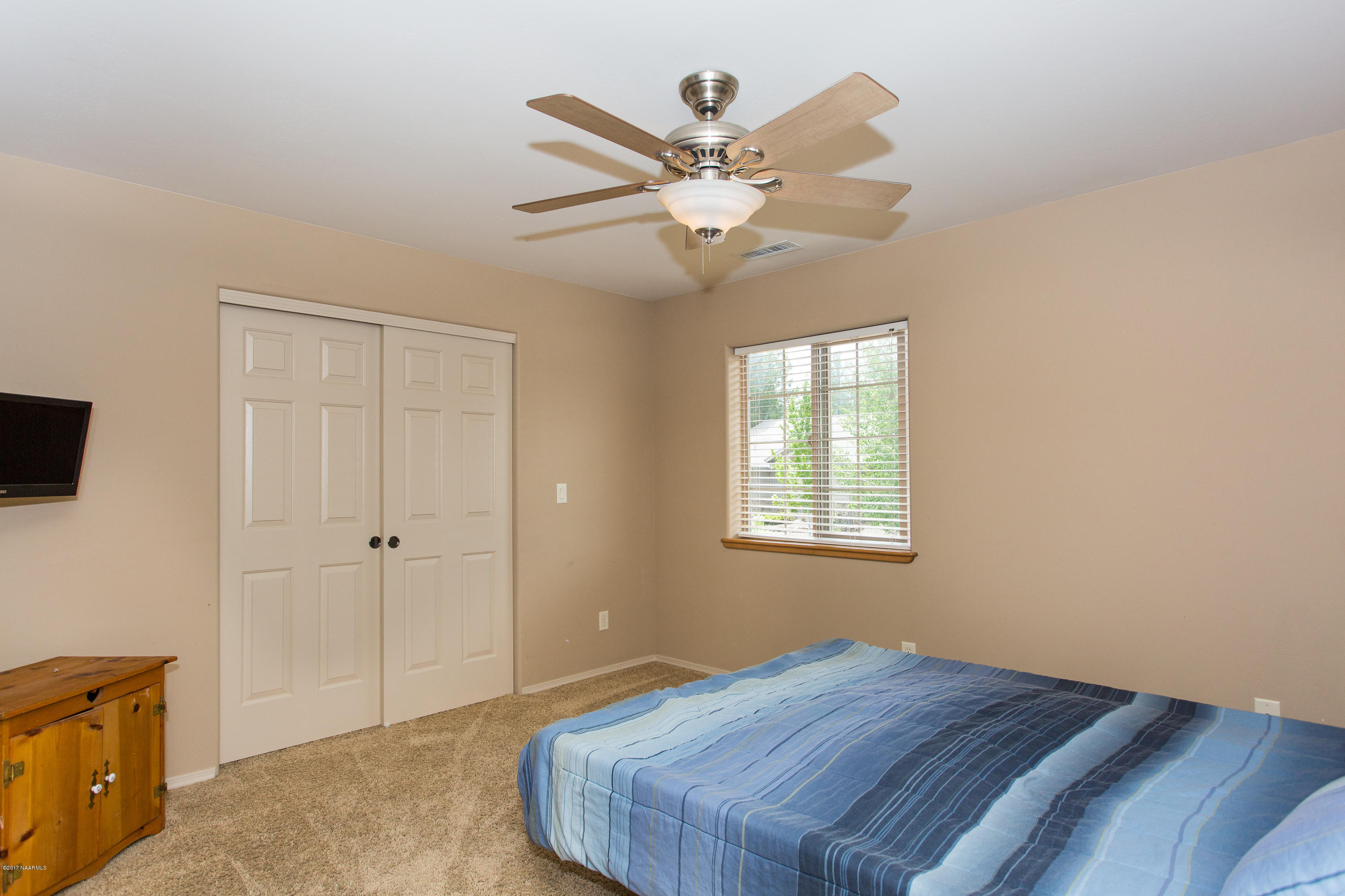 36 West Quartz Road Flagstaff, AZ 86005 - Photo 17 of 26 Bedroom 3 of 5