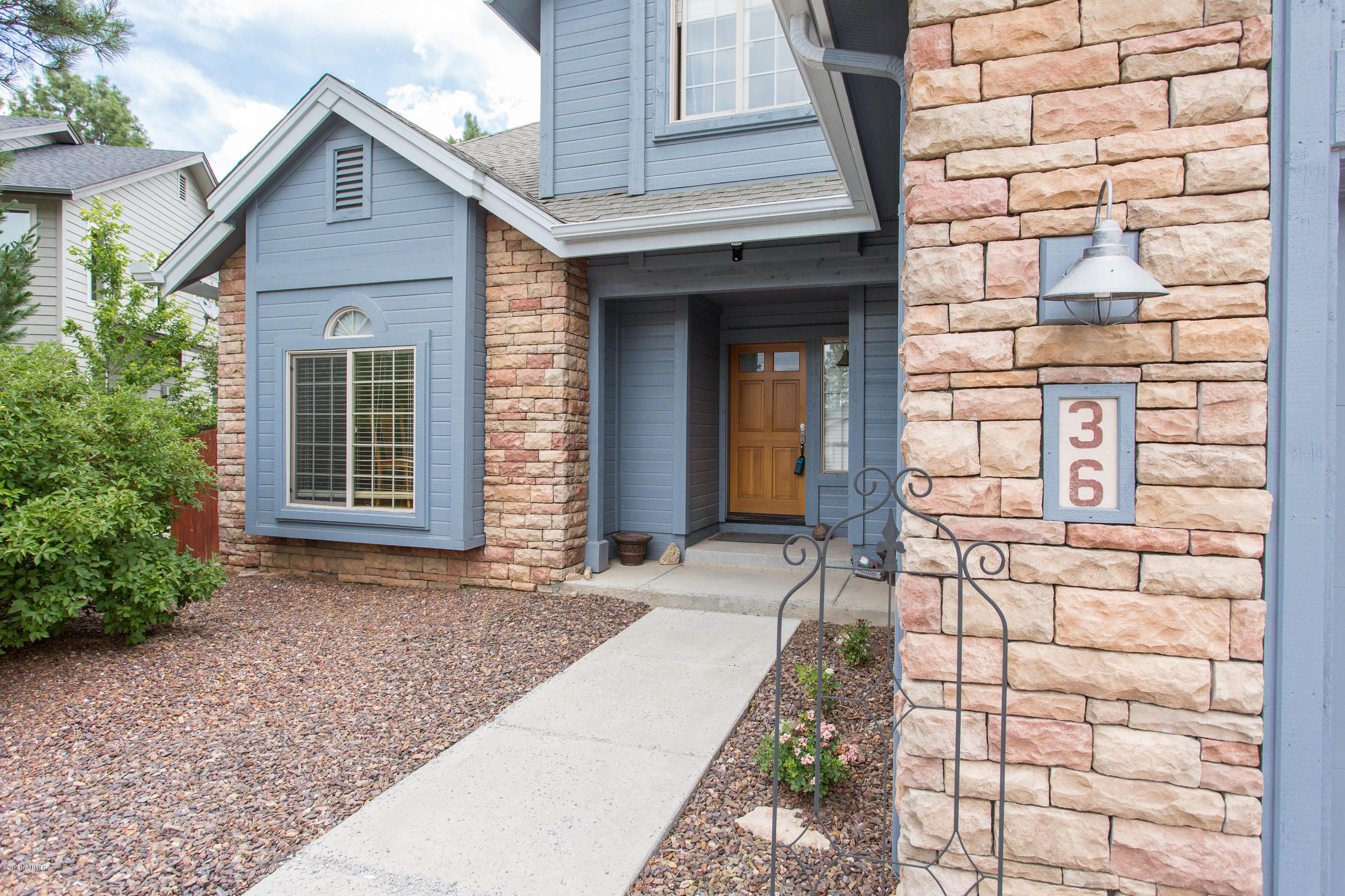 36 West Quartz Road Flagstaff, AZ 86005 - Photo 2 of 26 Front Entry