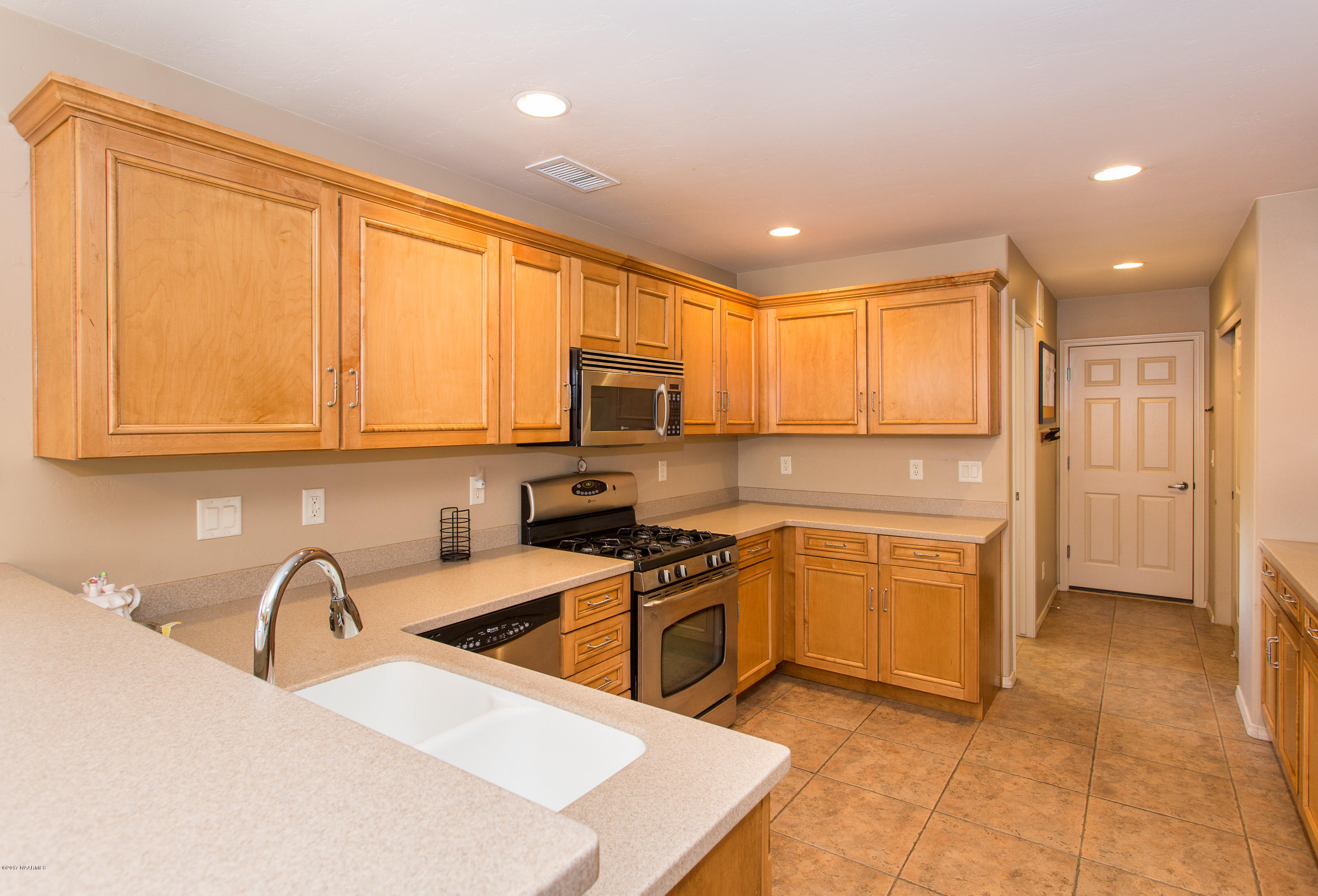36 West Quartz Road Flagstaff, AZ 86005 - Photo 6 of 26 Kitchen