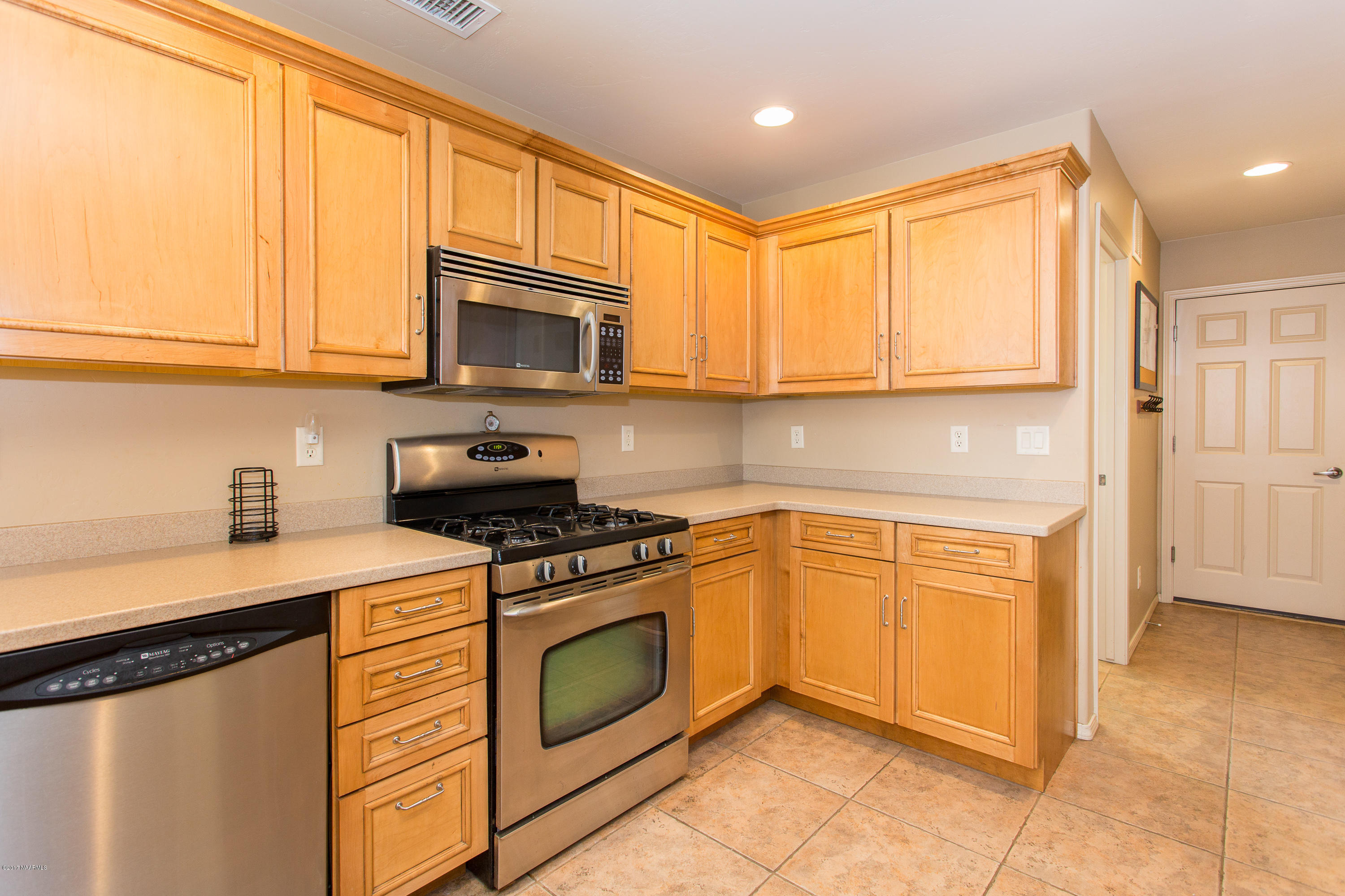 36 West Quartz Road Flagstaff, AZ 86005 - Photo 7 of 26 Kitchen