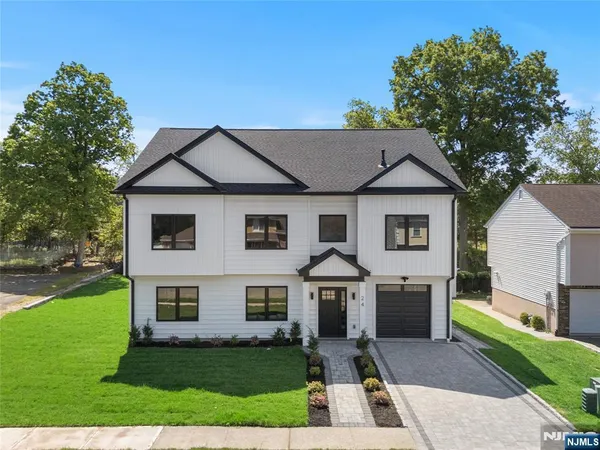 $1,099,000 | 24 Richard Scott Todd Drive, North Haledon, NJ 07508