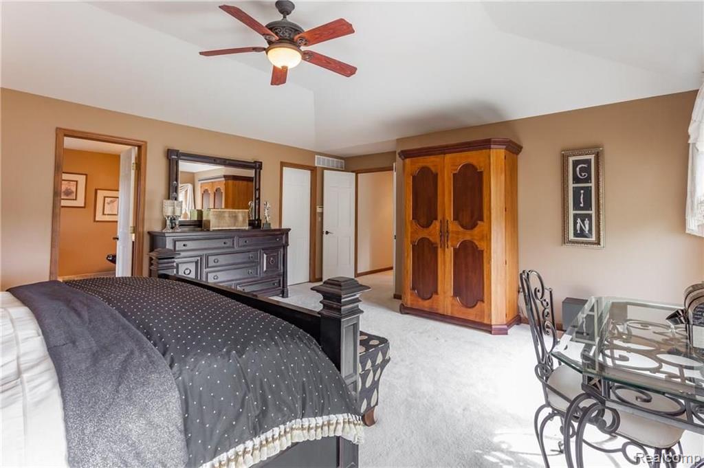 1110 Ridgeway Drive Rochester, MI 48307 - Photo 21 of 44