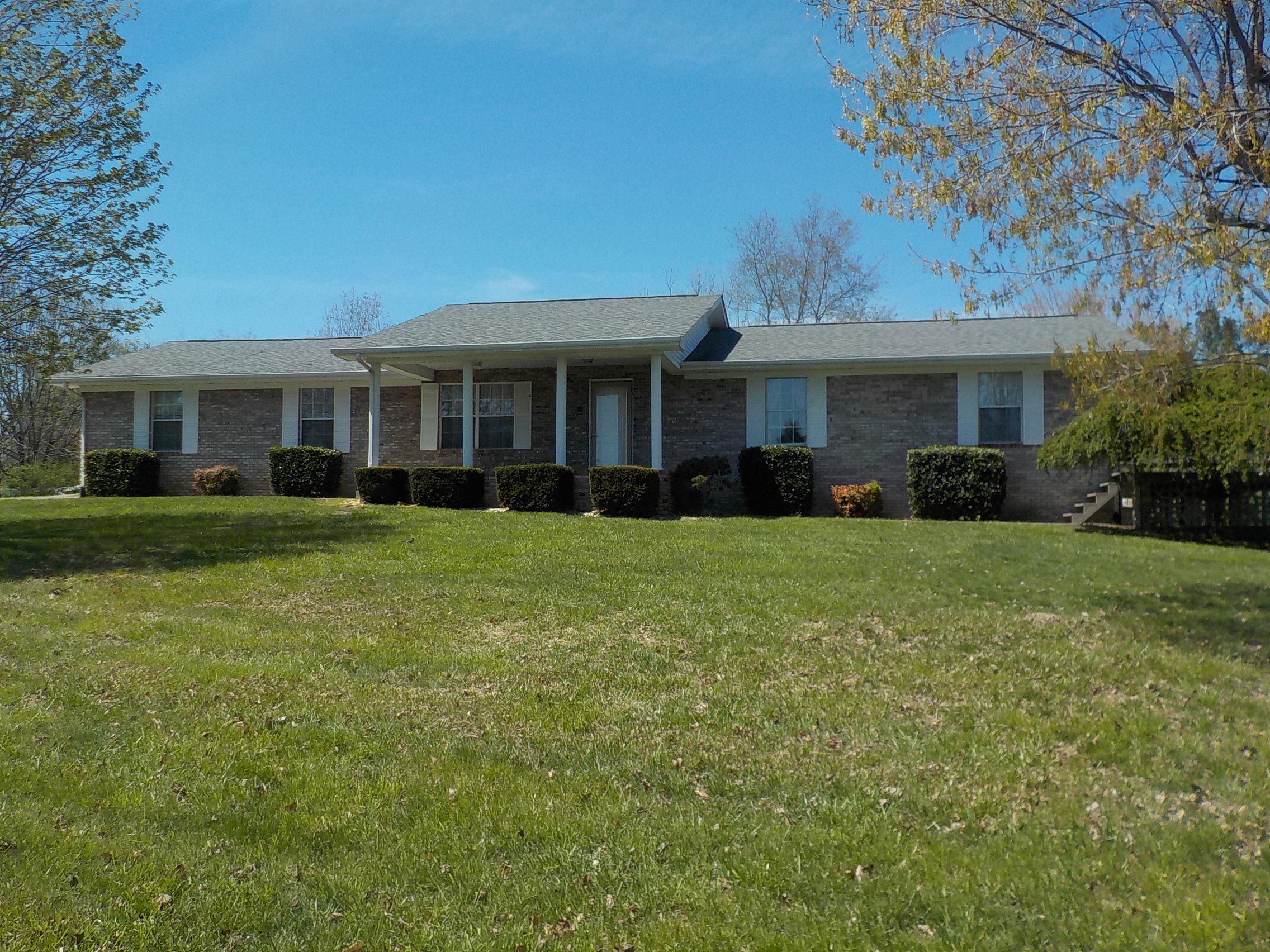 175 Shane Lane Bean Station, TN 37708 - Photo 2 of 40 003