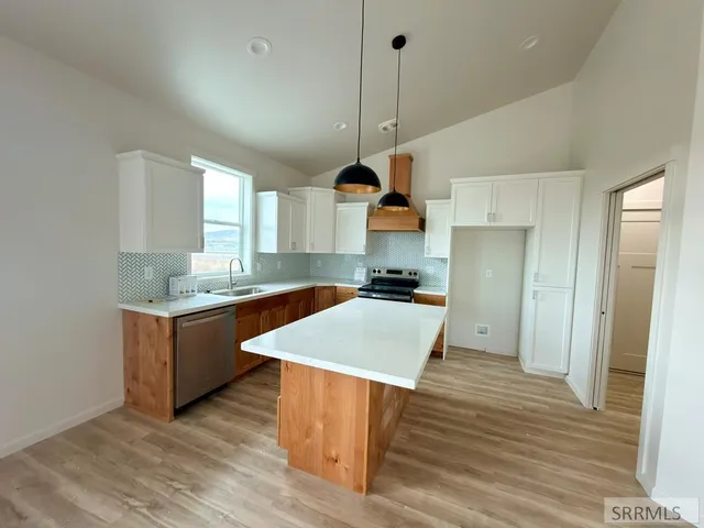 $379,900 | 1073 Alpine Avenue, Chubbuck, ID 83202