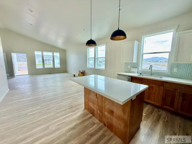 $379,900 | 1073 Alpine Avenue, Chubbuck, ID 83202