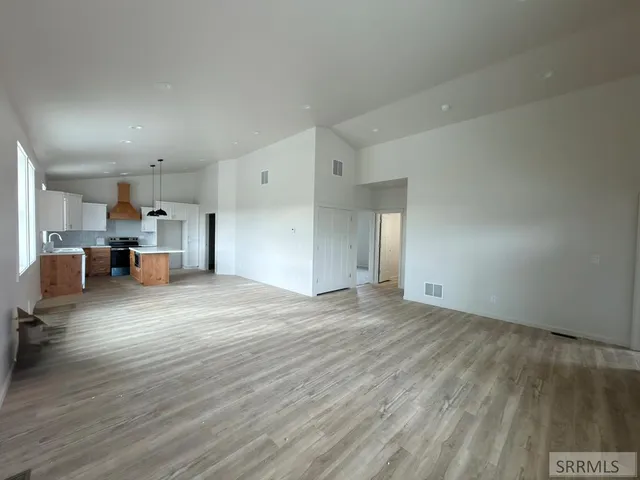 $379,900 | 1073 Alpine Avenue, Chubbuck, ID 83202