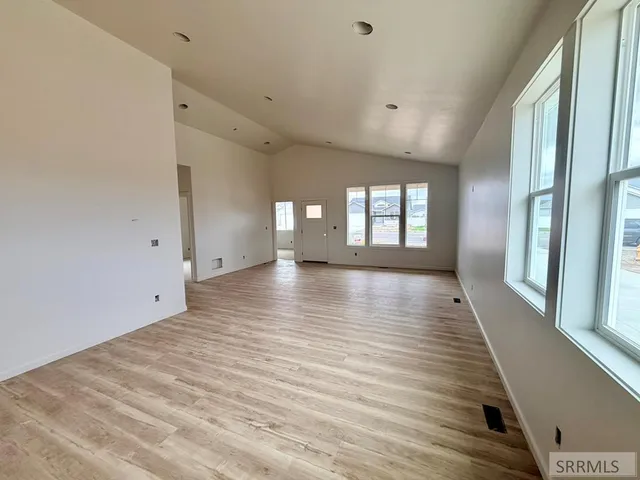 $379,900 | 1073 Alpine Avenue, Chubbuck, ID 83202