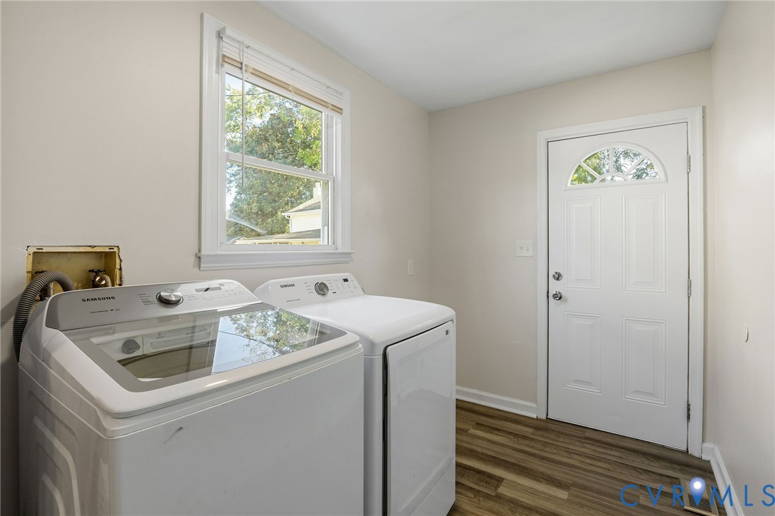 623 Colonial Avenue Colonial Heights, VA 23834 - Photo 25 of 44 a utility room with dryer and washer