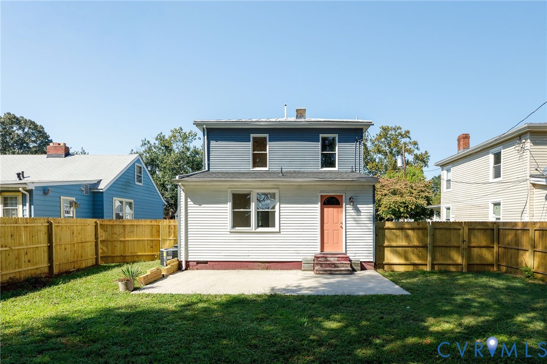 623 Colonial Avenue Colonial Heights, VA 23834 - Photo 40 of 44 a front view of a house with a yard